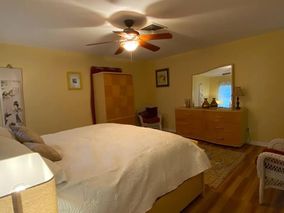 One Bed Suite Near Beaches And Downtown Сарасота Екстер'єр фото